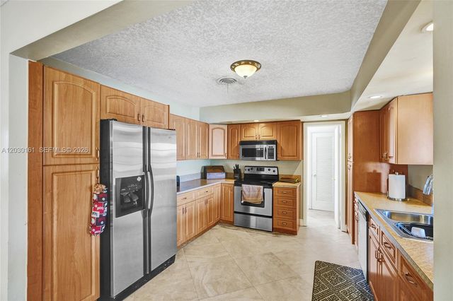 1825 NE 187th Street, Miami, FL 33179