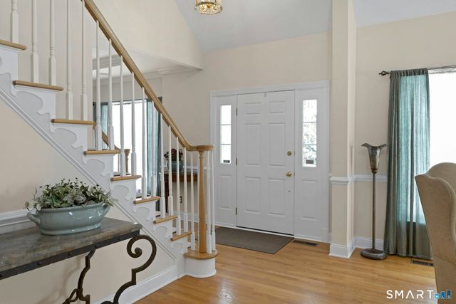 638 Danbury Road 9, Ridgefield, CT 06877