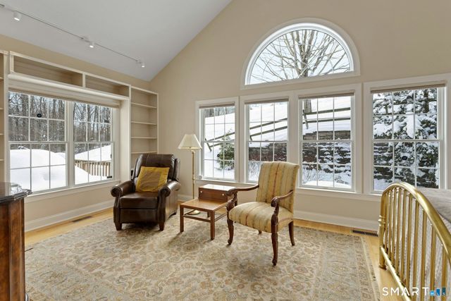 638 Danbury Road 9, Ridgefield, CT 06877