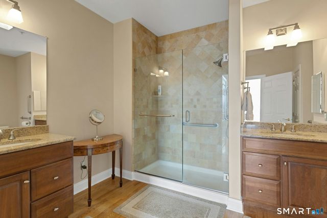 638 Danbury Road 9, Ridgefield, CT 06877