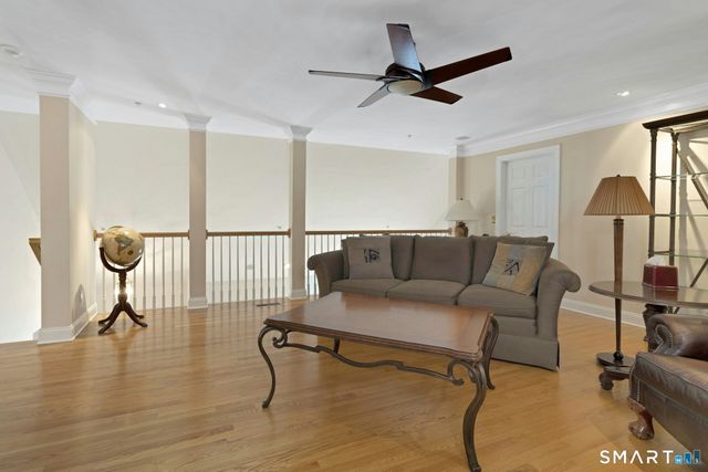 638 Danbury Road 9, Ridgefield, CT 06877