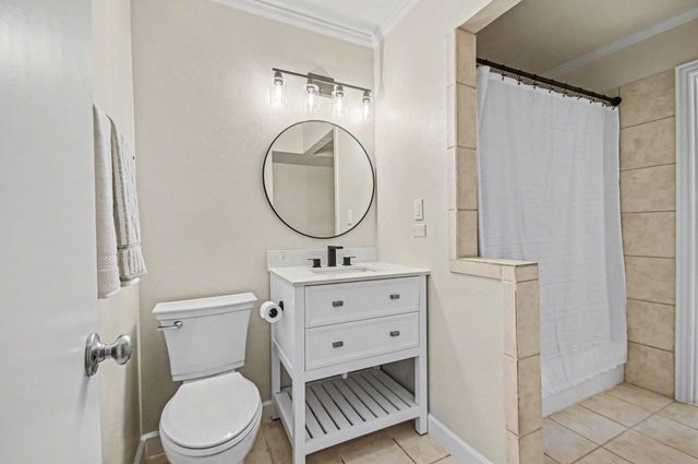 2125 Winrock Boulevard 38, Houston, TX 77057