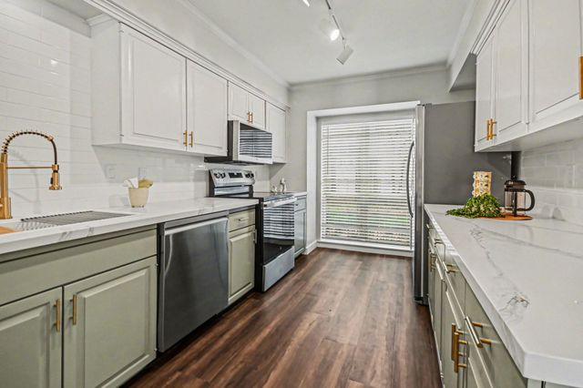 2125 Winrock Boulevard 38, Houston, TX 77057