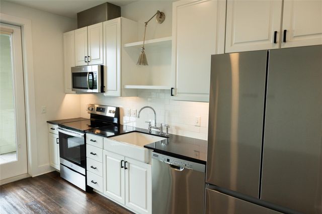 4704 Sunset TRL 1203, Austin, TX 78745