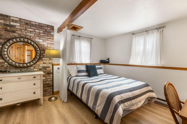 28 Crocker Drive UNIT 4, Hyannis, MA 02601