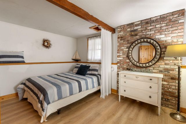 28 Crocker Drive UNIT 4, Hyannis, MA 02601