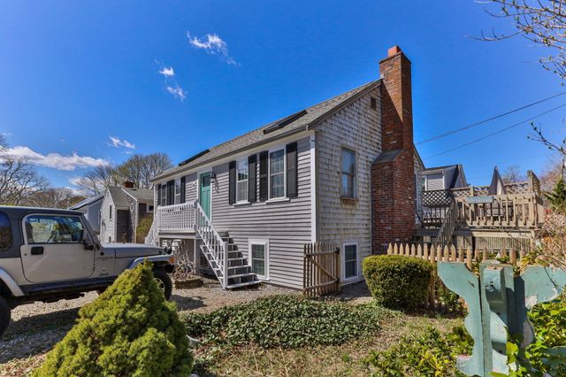 28 Crocker Drive UNIT 4, Hyannis, MA 02601