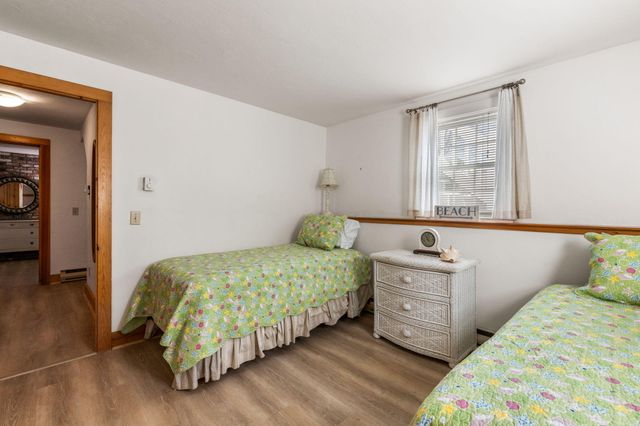 28 Crocker Drive UNIT 4, Hyannis, MA 02601