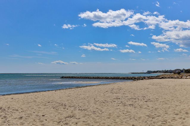 28 Crocker Drive UNIT 4, Hyannis, MA 02601