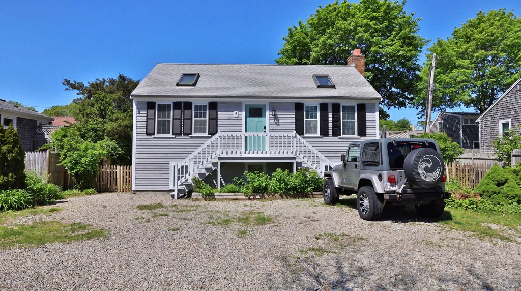 28 Crocker Drive UNIT 4, Hyannis, MA 02601