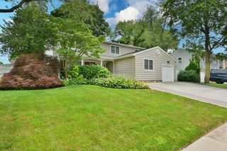 7 Albergo Lane, Syosset, NY 11791