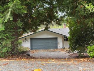 8505 NE 27th Place, Clyde Hill, WA 98004