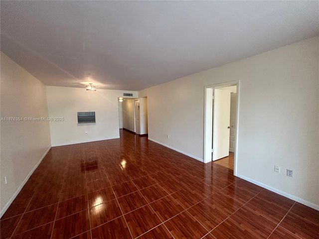 1080 Del Lago Cir 202, Sunrise, FL 33313