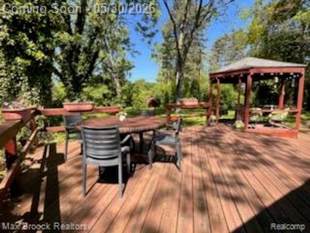 30615 Longcrest Street, Southfield, MI 48076