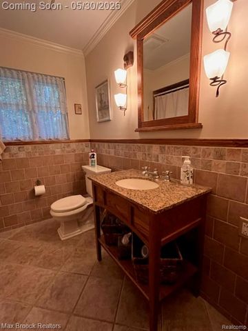 30615 Longcrest Street, Southfield, MI 48076