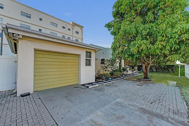 2000 Jackson St, Hollywood, FL 33020