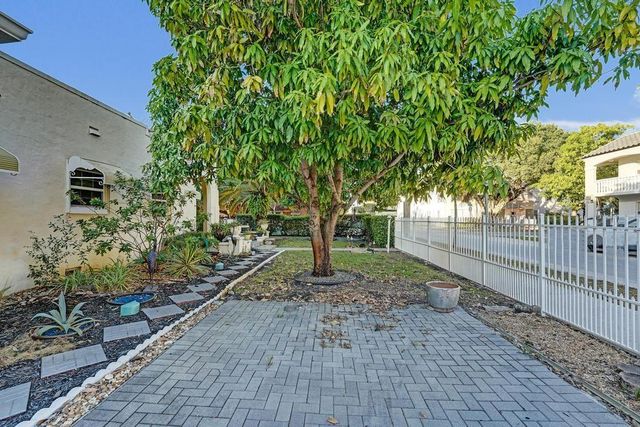 2000 Jackson St, Hollywood, FL 33020