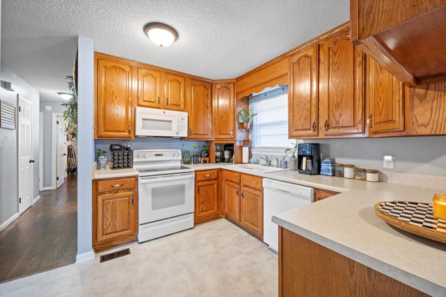 5812 Louise Lane, Ooltewah, TN 37363