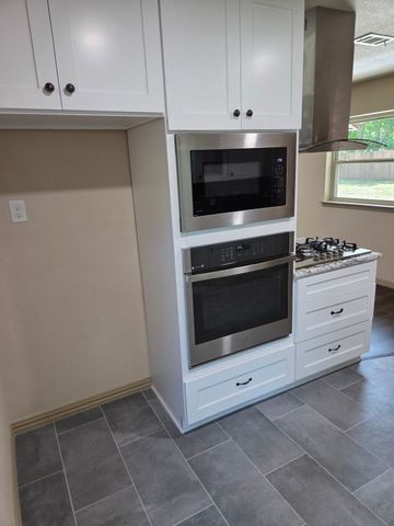 7408 Overhill Road, Fort Worth, TX 76116