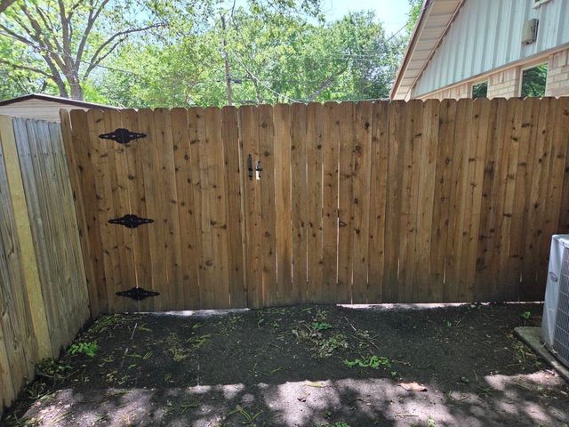 7408 Overhill Road, Fort Worth, TX 76116