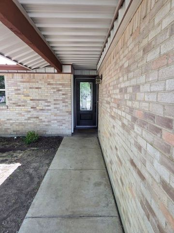 7408 Overhill Road, Fort Worth, TX 76116