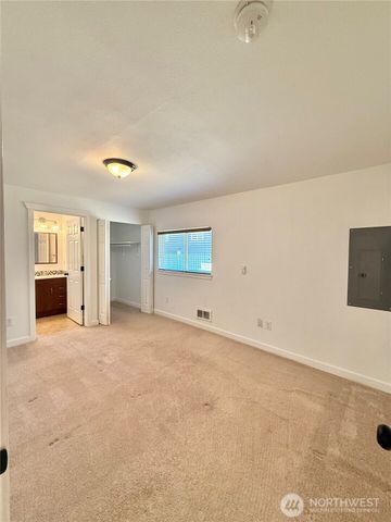 4040 S 168th Street, Seatac, WA 98188
