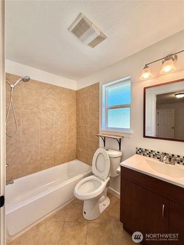 4040 S 168th Street, Seatac, WA 98188