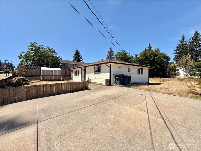 4040 S 168th Street, Seatac, WA 98188