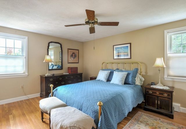 12 Oak Ridge Cir, Weymouth, MA 02188