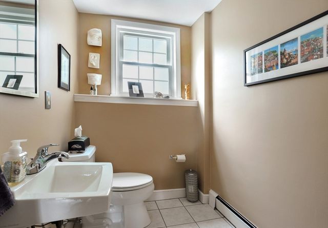 12 Oak Ridge Cir, Weymouth, MA 02188