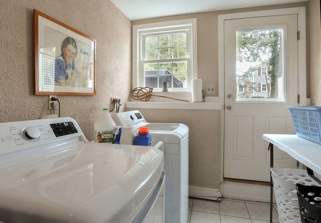 12 Oak Ridge Cir, Weymouth, MA 02188