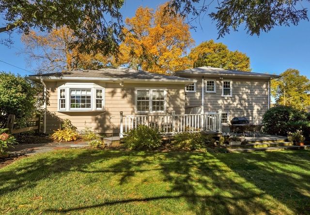 12 Oak Ridge Cir, Weymouth, MA 02188