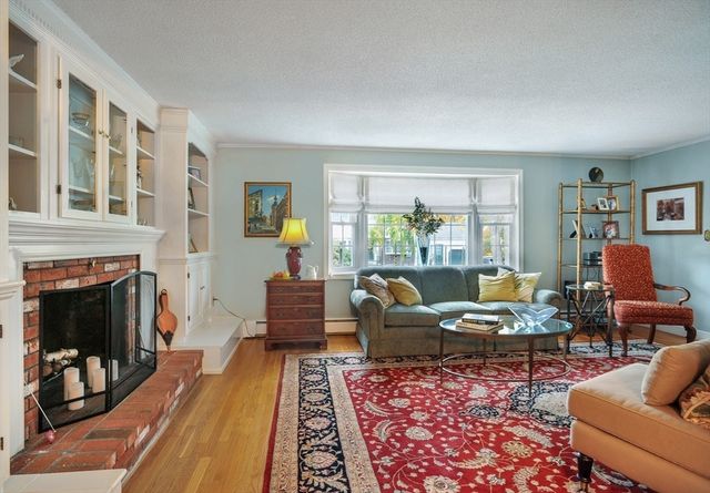 12 Oak Ridge Cir, Weymouth, MA 02188