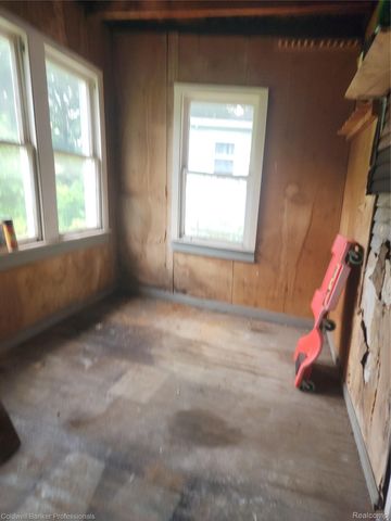 33 Forest Street, River Rouge, MI 48218