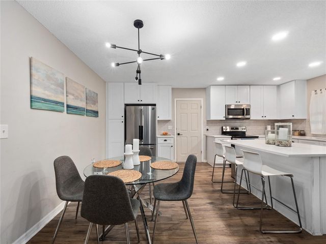 2733 MIDDLE STREET, Orlando, FL 32807