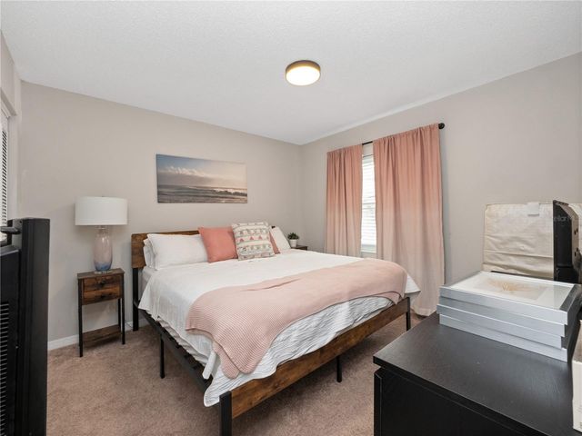 2733 MIDDLE STREET, Orlando, FL 32807