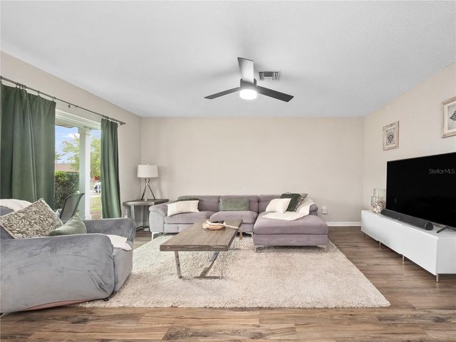 2733 MIDDLE STREET, Orlando, FL 32807