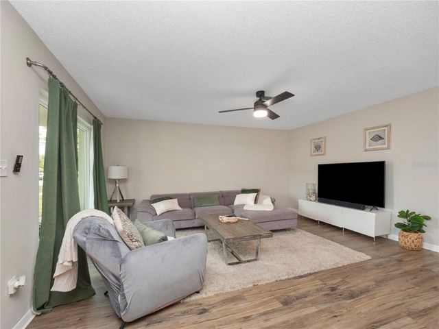 2733 MIDDLE STREET, Orlando, FL 32807