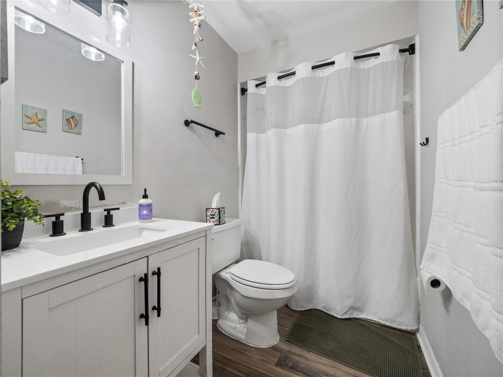 Image 13 of property listing at 2733 MIDDLE STREET, Orlando, FL 32807