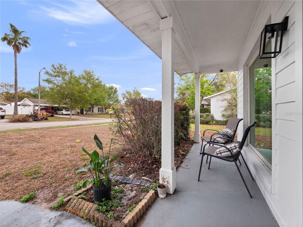 Image 4 of property listing at 2733 MIDDLE STREET, Orlando, FL 32807