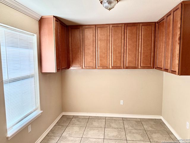 1002 Blue Crest, Beeville, TX 78102