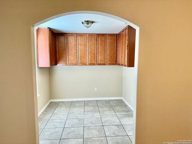 1002 Blue Crest, Beeville, TX 78102