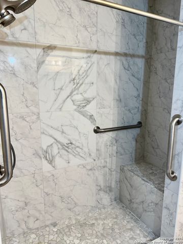 1002 Blue Crest, Beeville, TX 78102