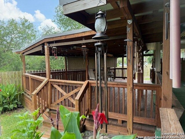 1002 Blue Crest, Beeville, TX 78102