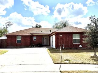 1002 Blue Crest, Beeville, TX 78102