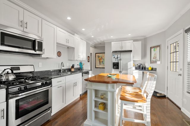32 East Chestnut Street 32, Sharon, MA 02067