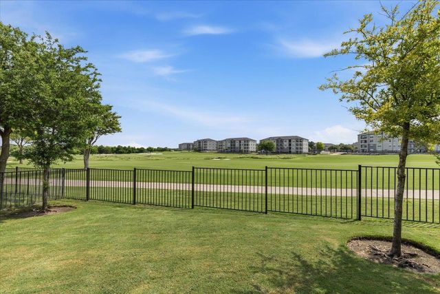 154 Danish Drive DR, Hutto, TX 78634
