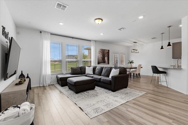 154 Danish Drive DR, Hutto, TX 78634