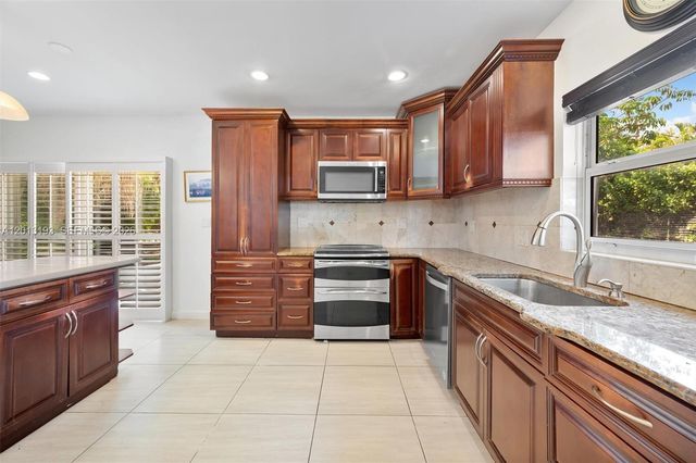 1450 NE 102nd St, Miami Shores, FL 33138