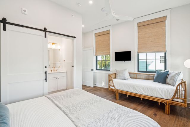 651 King Street, Charleston, SC 29403